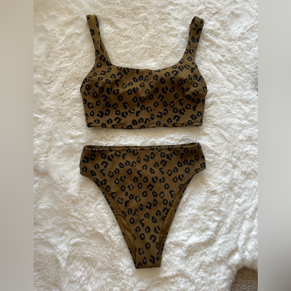 Leopard Print Highwaisted Swimsuit